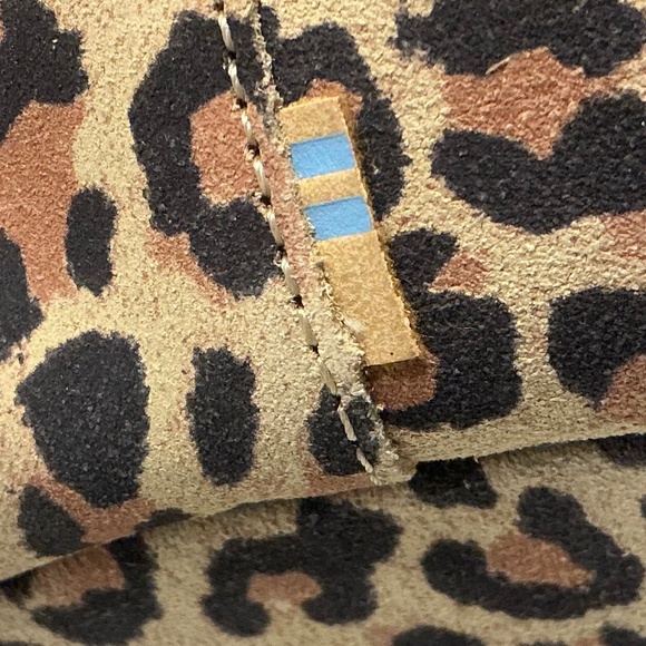 NWOB Tom’s Kelsey Desert Tan Leopard Print Suede Wedge ankle Boots Sz 6 - Picture 4 of 10